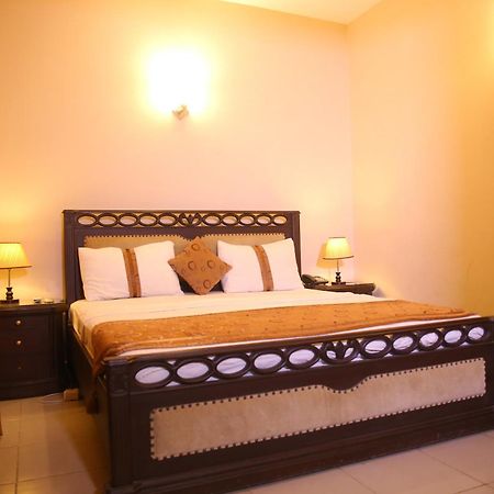 Royal Inn Hotel Karachi Ngoại thất bức ảnh