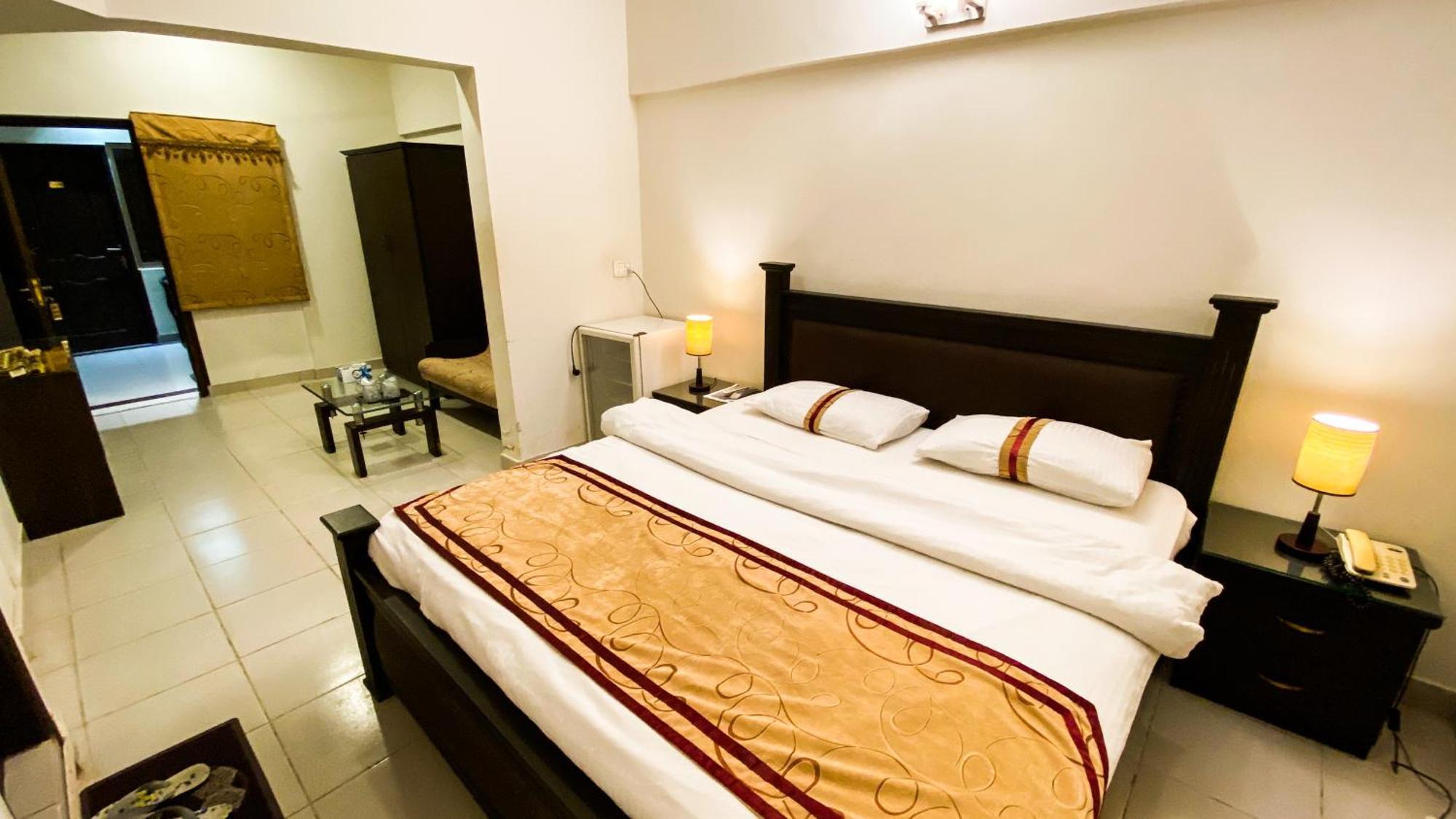 Royal Inn Hotel Karachi Ngoại thất bức ảnh