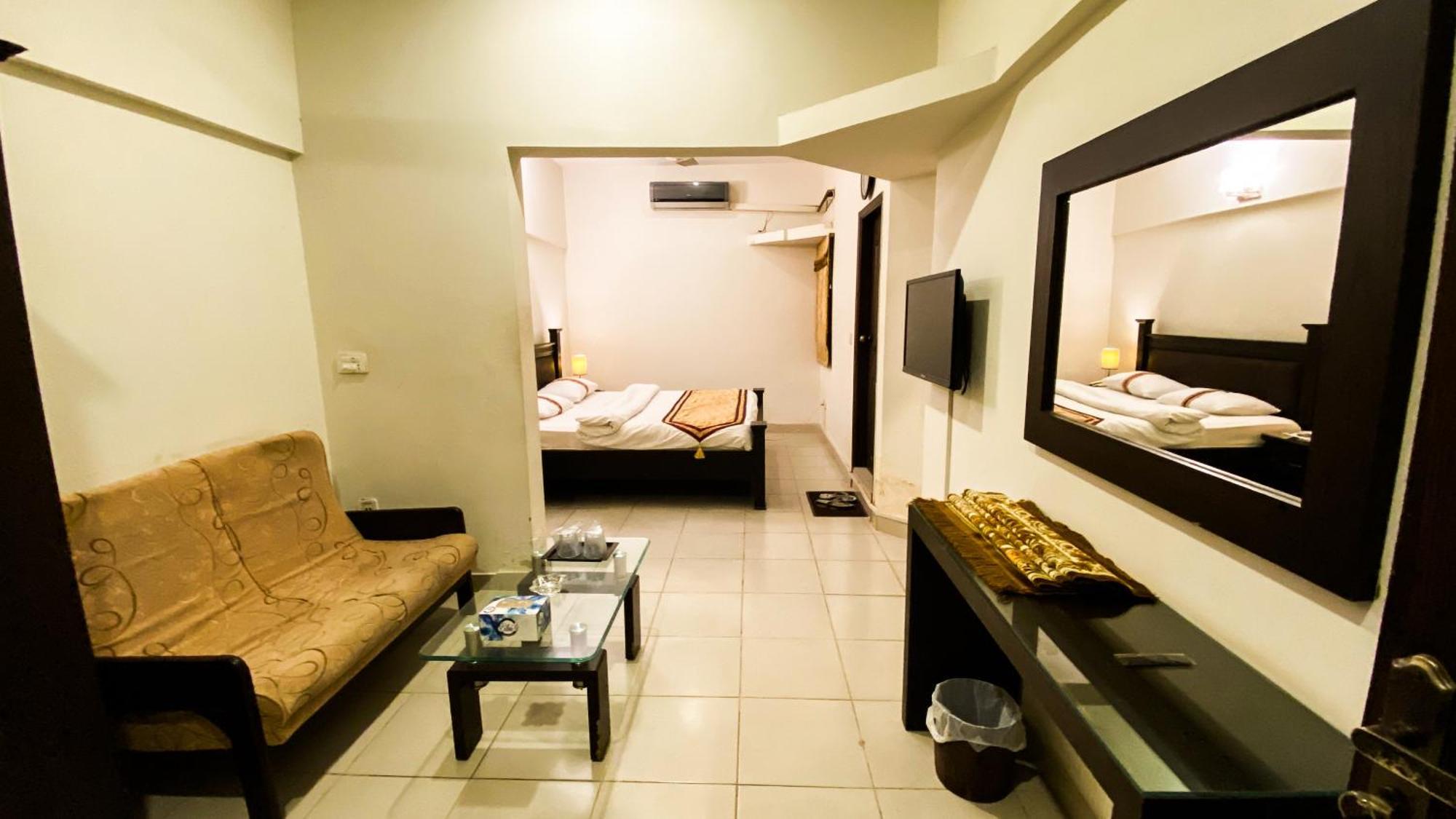 Royal Inn Hotel Karachi Ngoại thất bức ảnh