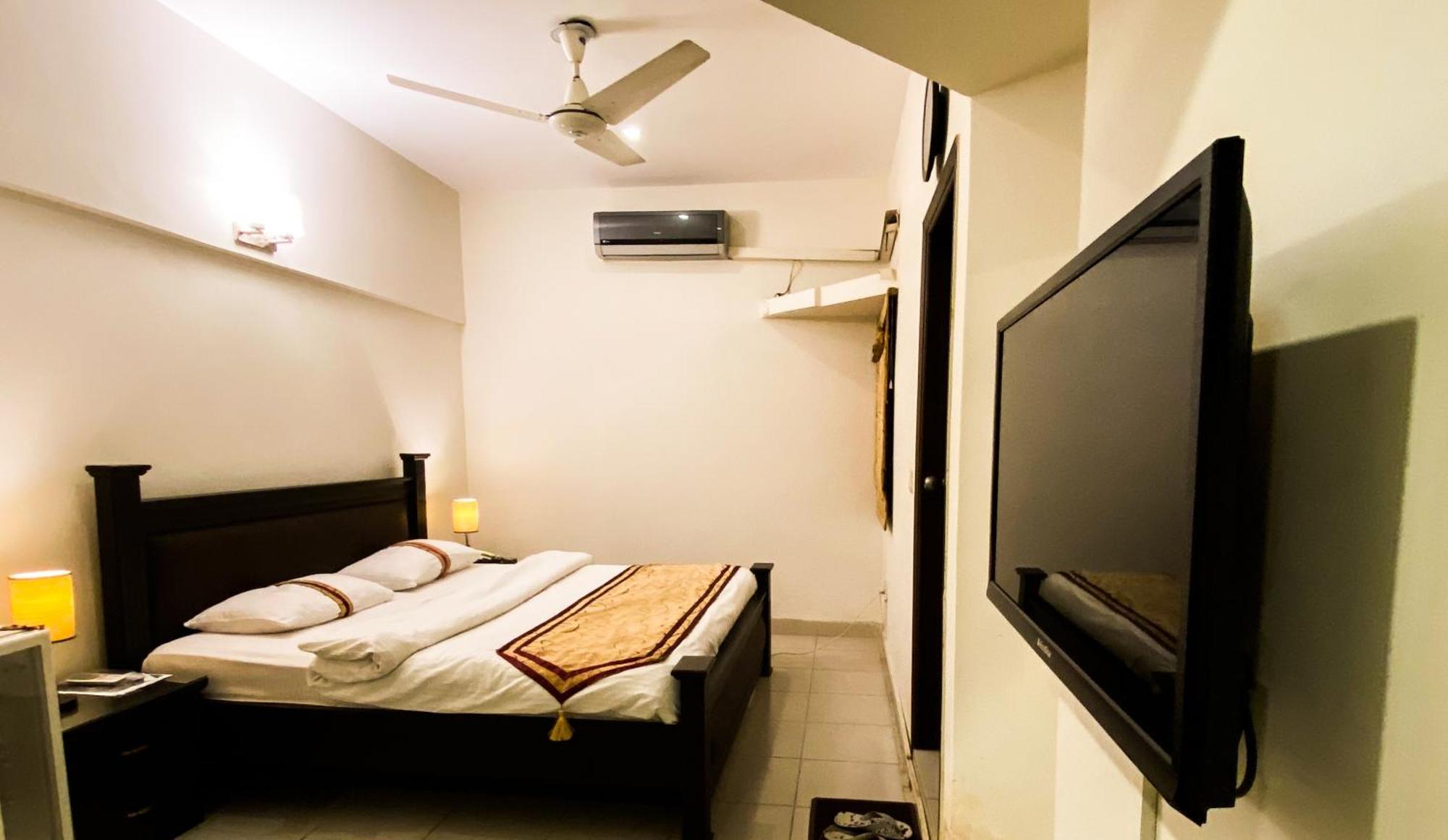 Royal Inn Hotel Karachi Ngoại thất bức ảnh