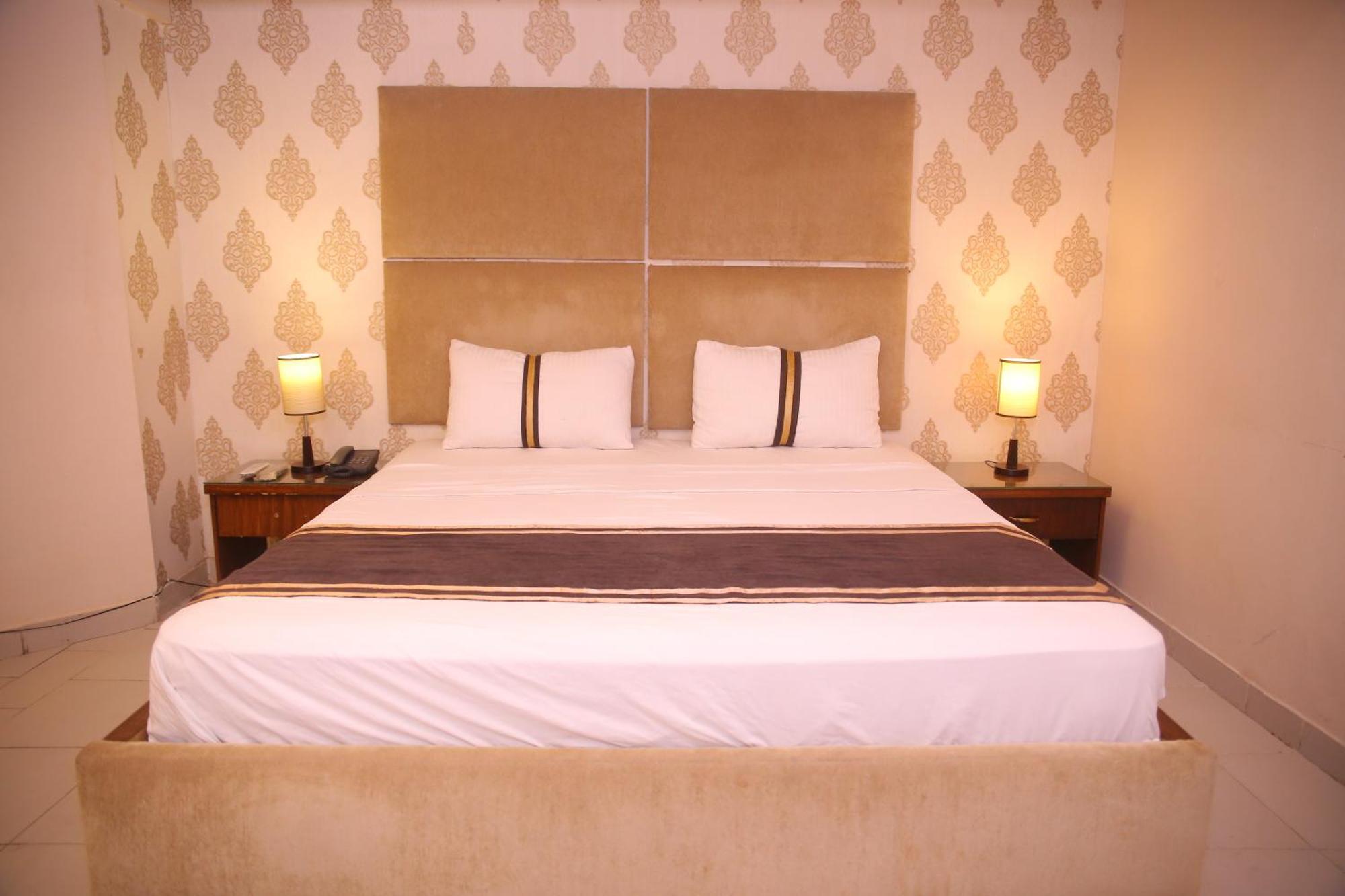 Royal Inn Hotel Karachi Ngoại thất bức ảnh