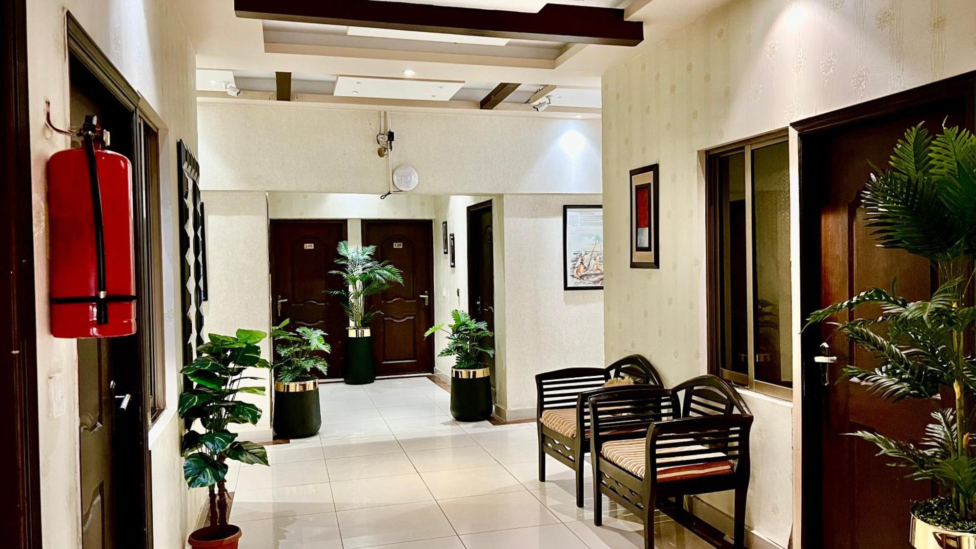 Royal Inn Hotel Karachi Ngoại thất bức ảnh