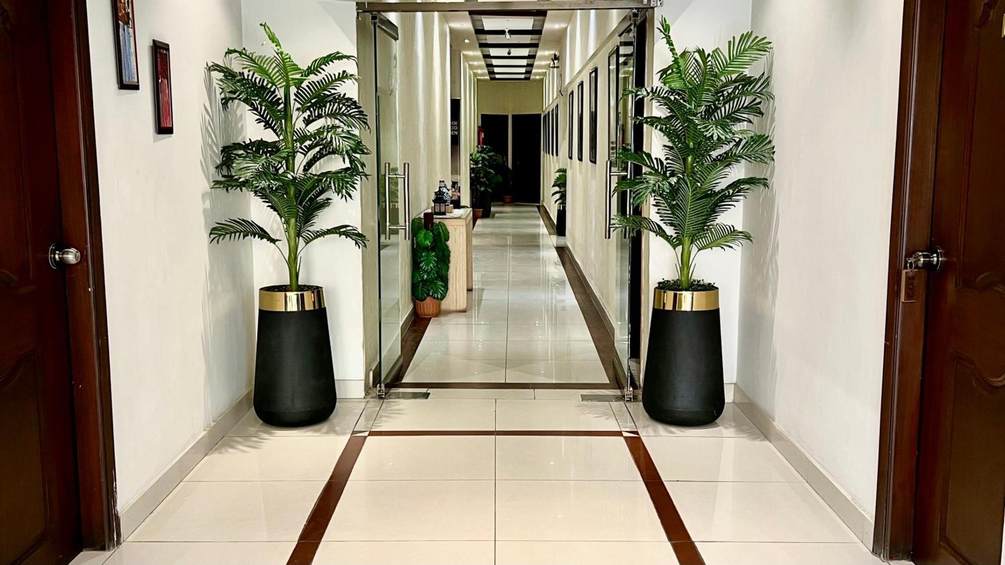 Royal Inn Hotel Karachi Ngoại thất bức ảnh