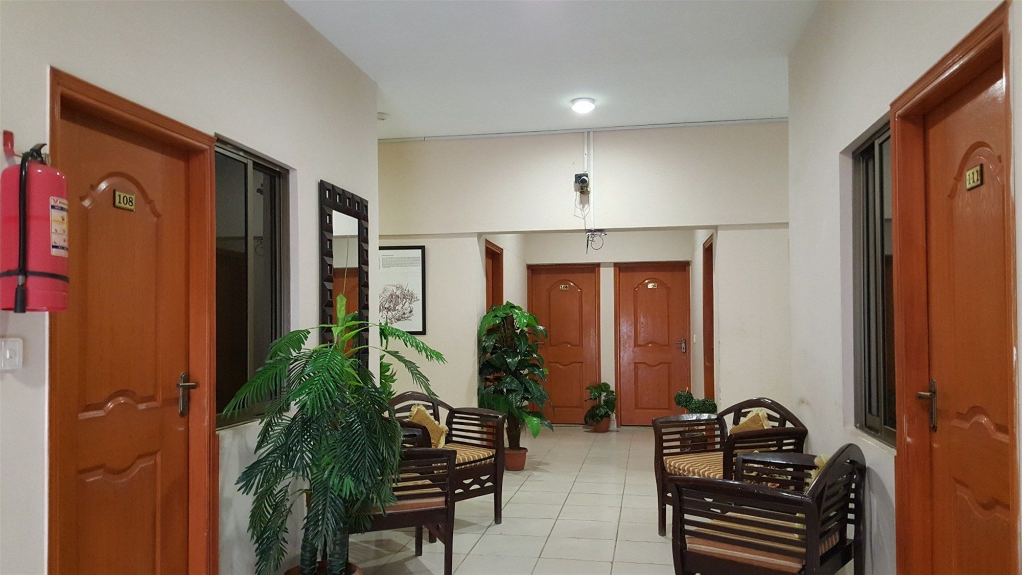 Royal Inn Hotel Karachi Ngoại thất bức ảnh