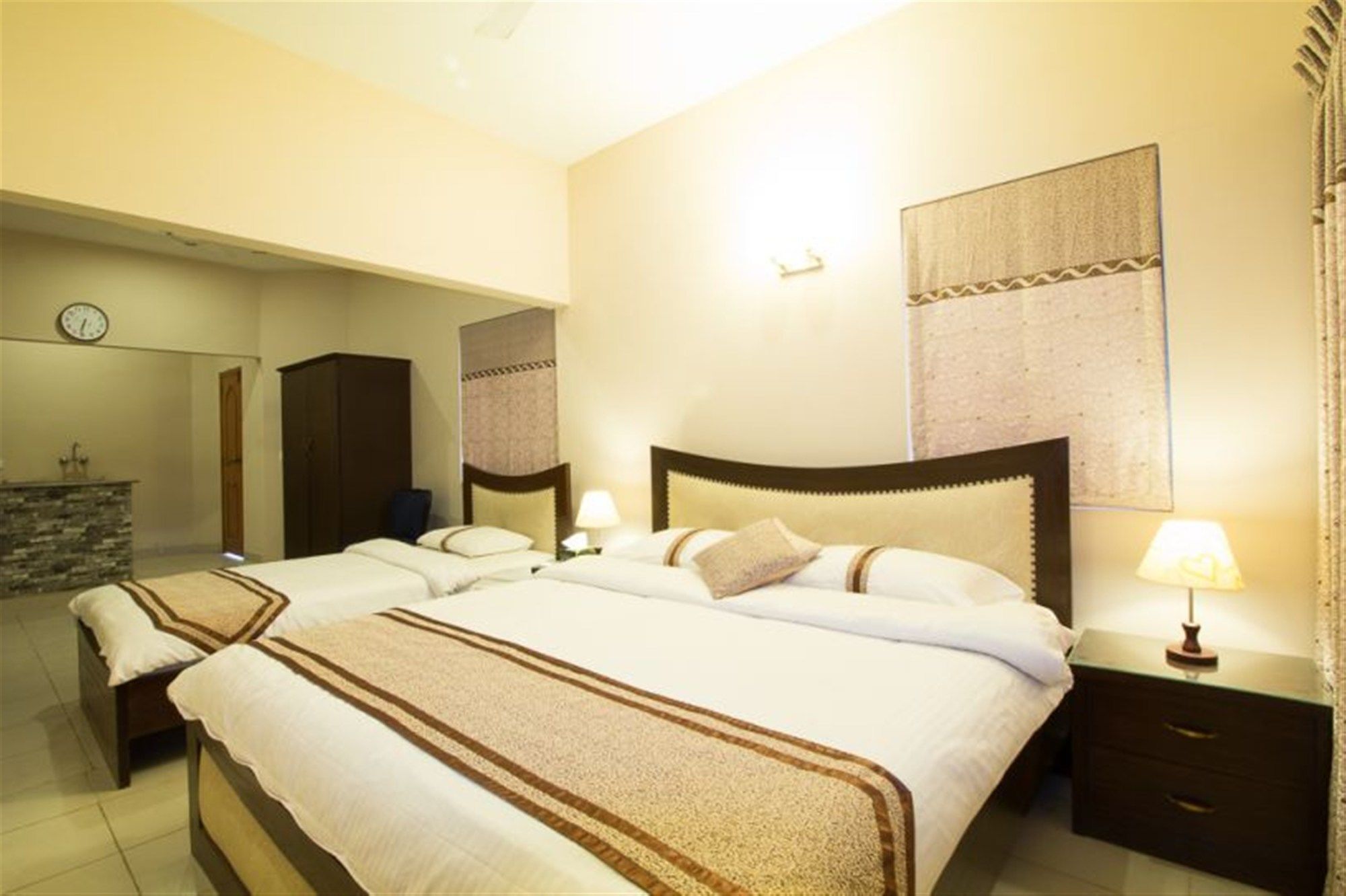 Royal Inn Hotel Karachi Ngoại thất bức ảnh