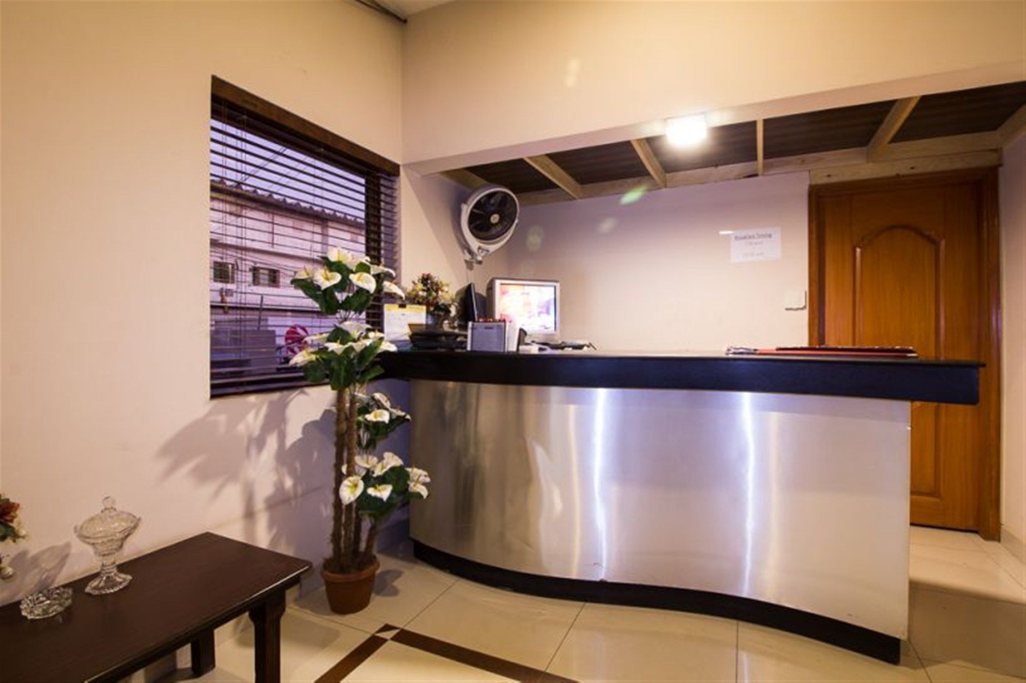 Royal Inn Hotel Karachi Ngoại thất bức ảnh