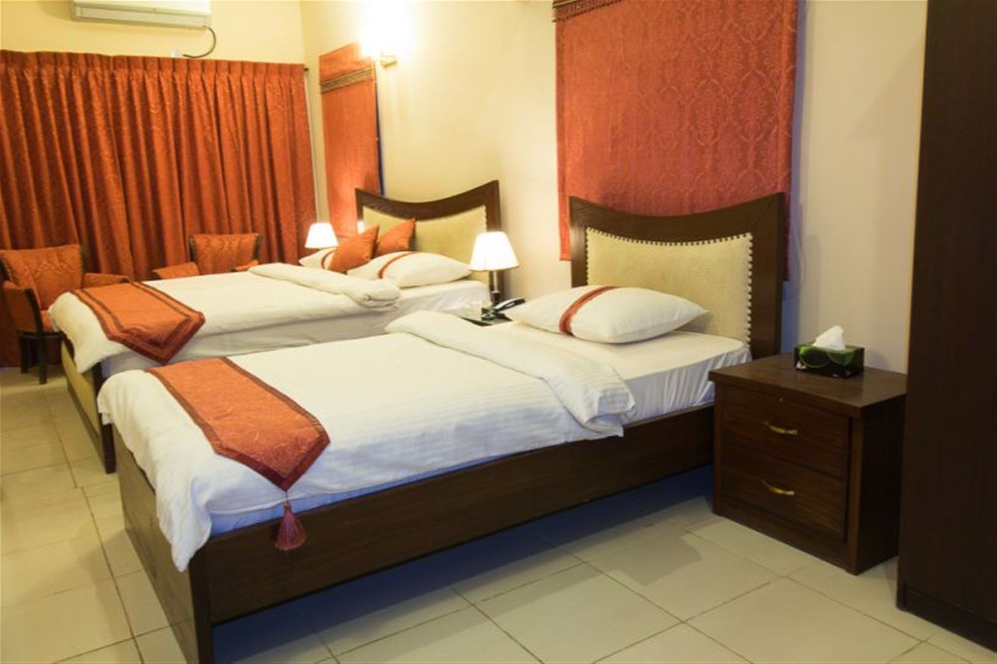 Royal Inn Hotel Karachi Ngoại thất bức ảnh