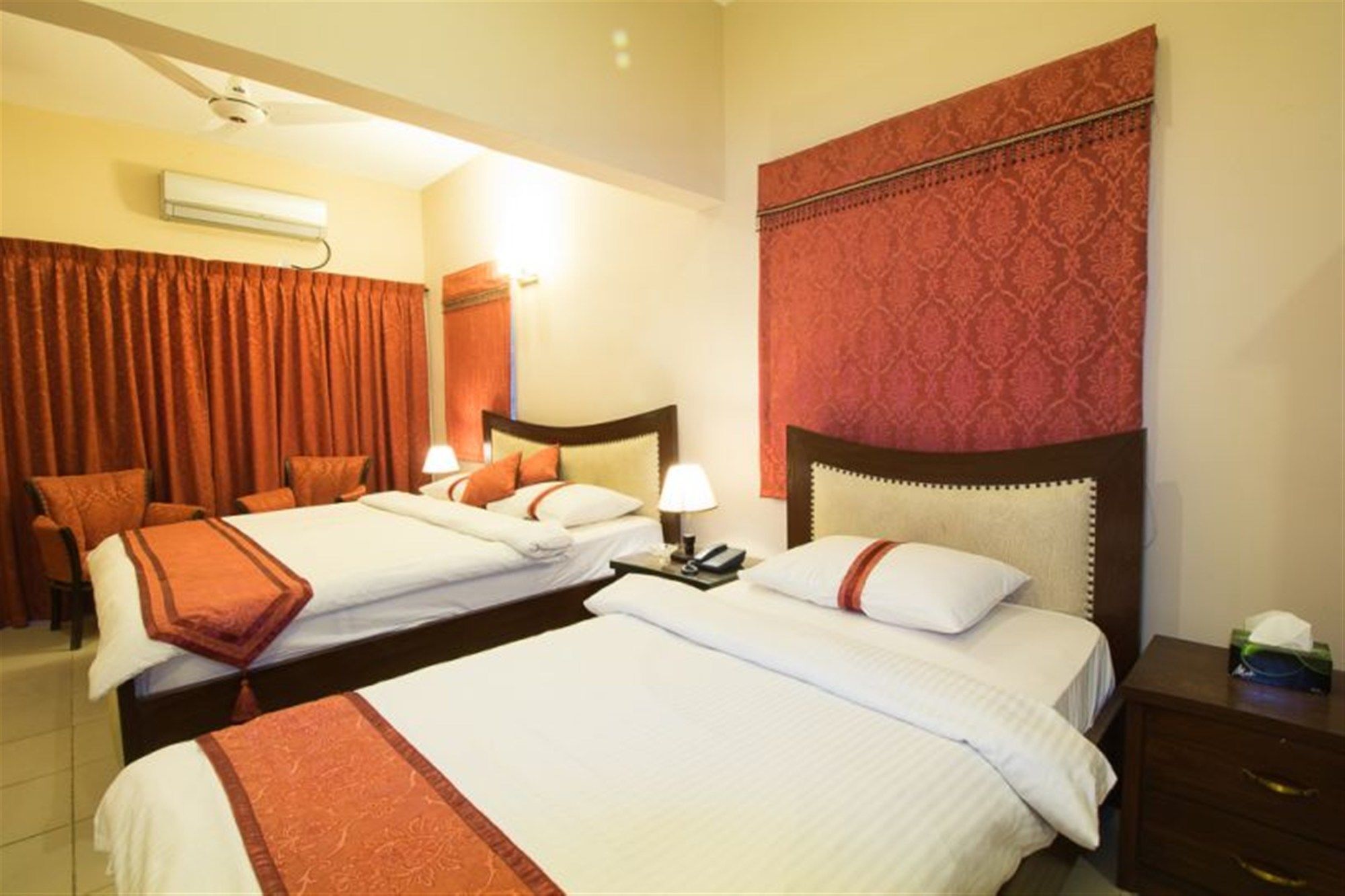Royal Inn Hotel Karachi Ngoại thất bức ảnh