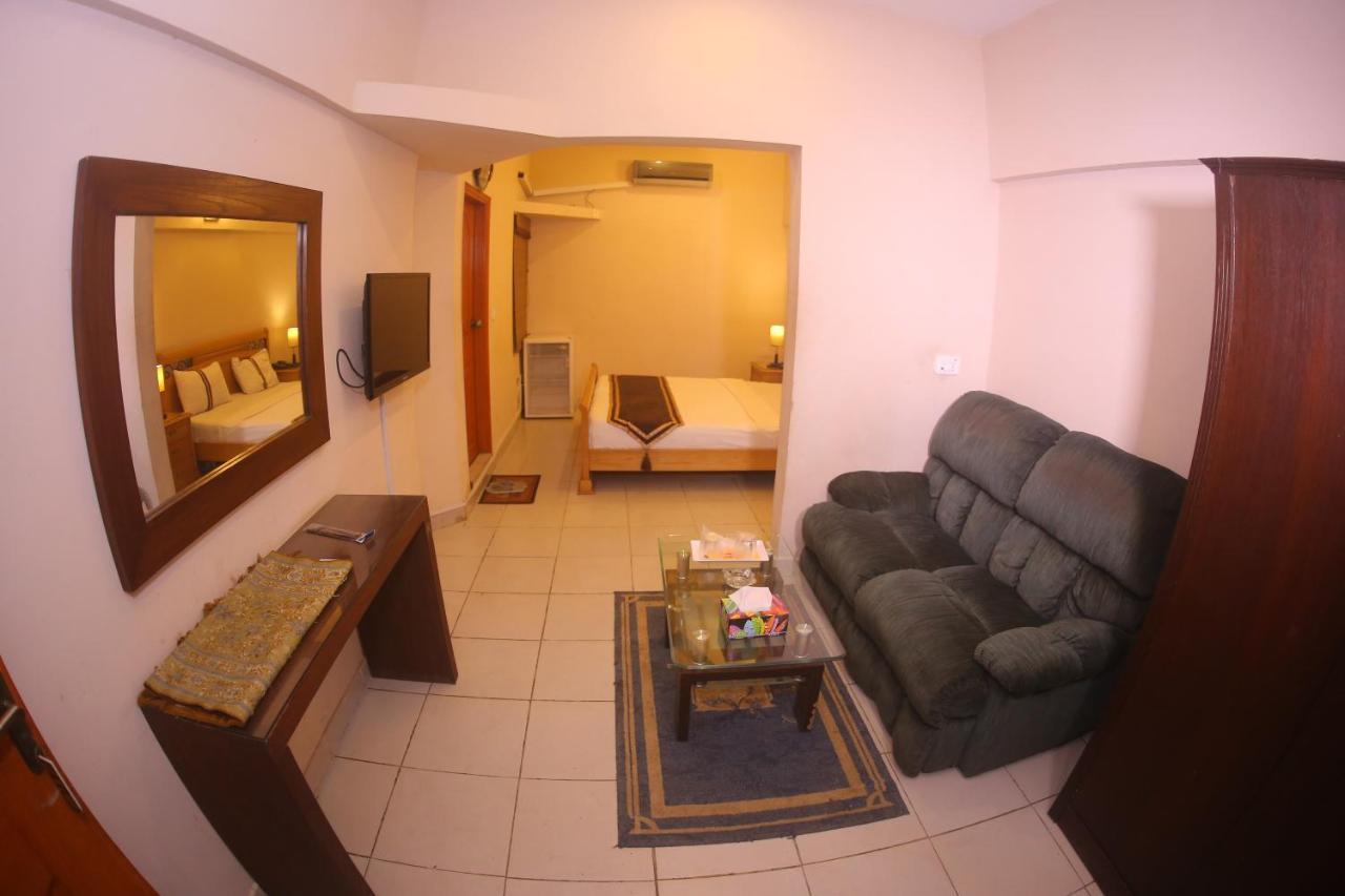 Royal Inn Hotel Karachi Ngoại thất bức ảnh