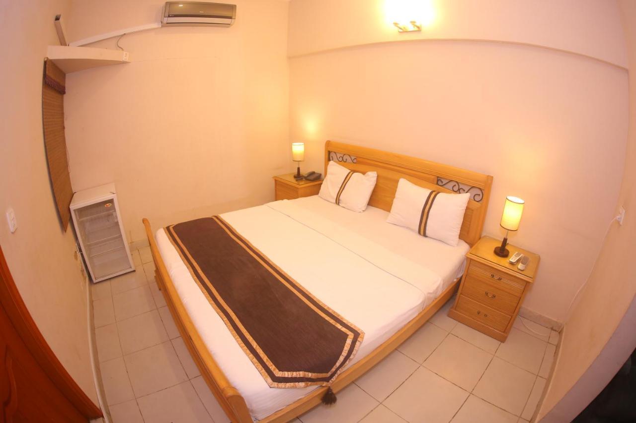 Royal Inn Hotel Karachi Ngoại thất bức ảnh