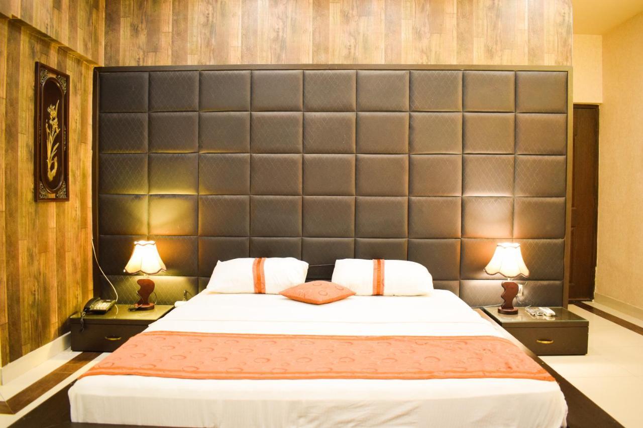 Royal Inn Hotel Karachi Ngoại thất bức ảnh