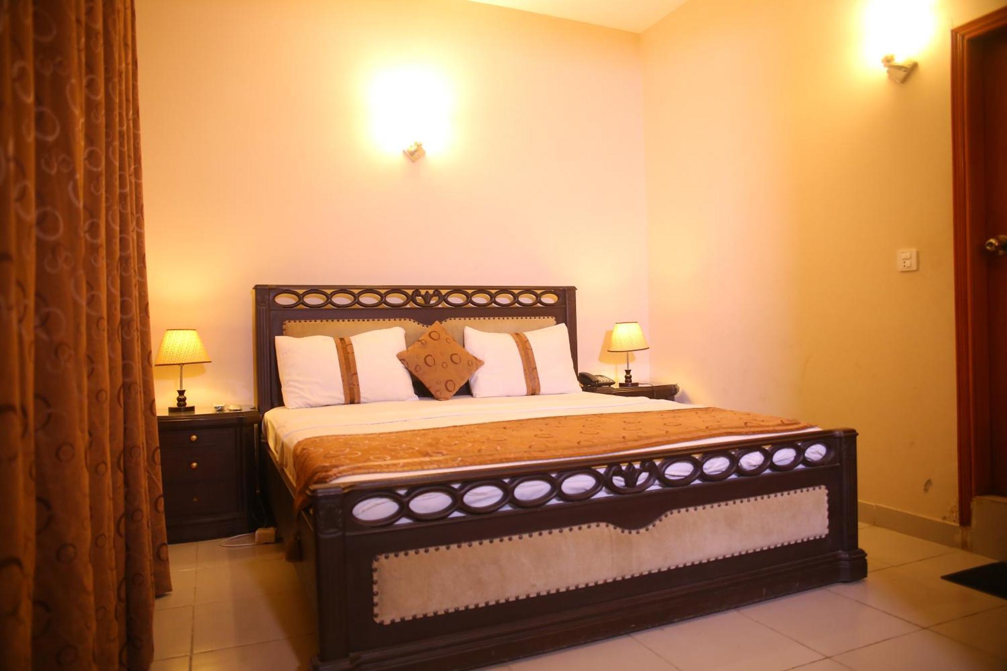 Royal Inn Hotel Karachi Ngoại thất bức ảnh